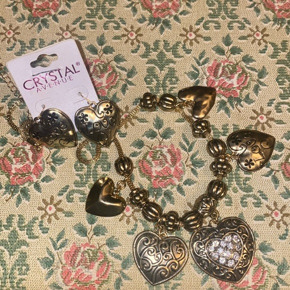 Crystal Avenue- Earring and Necklace Love set - Picture 1 of 4